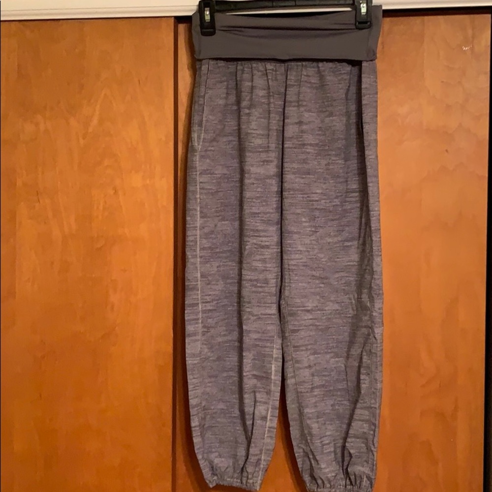 Lulu yoga pants